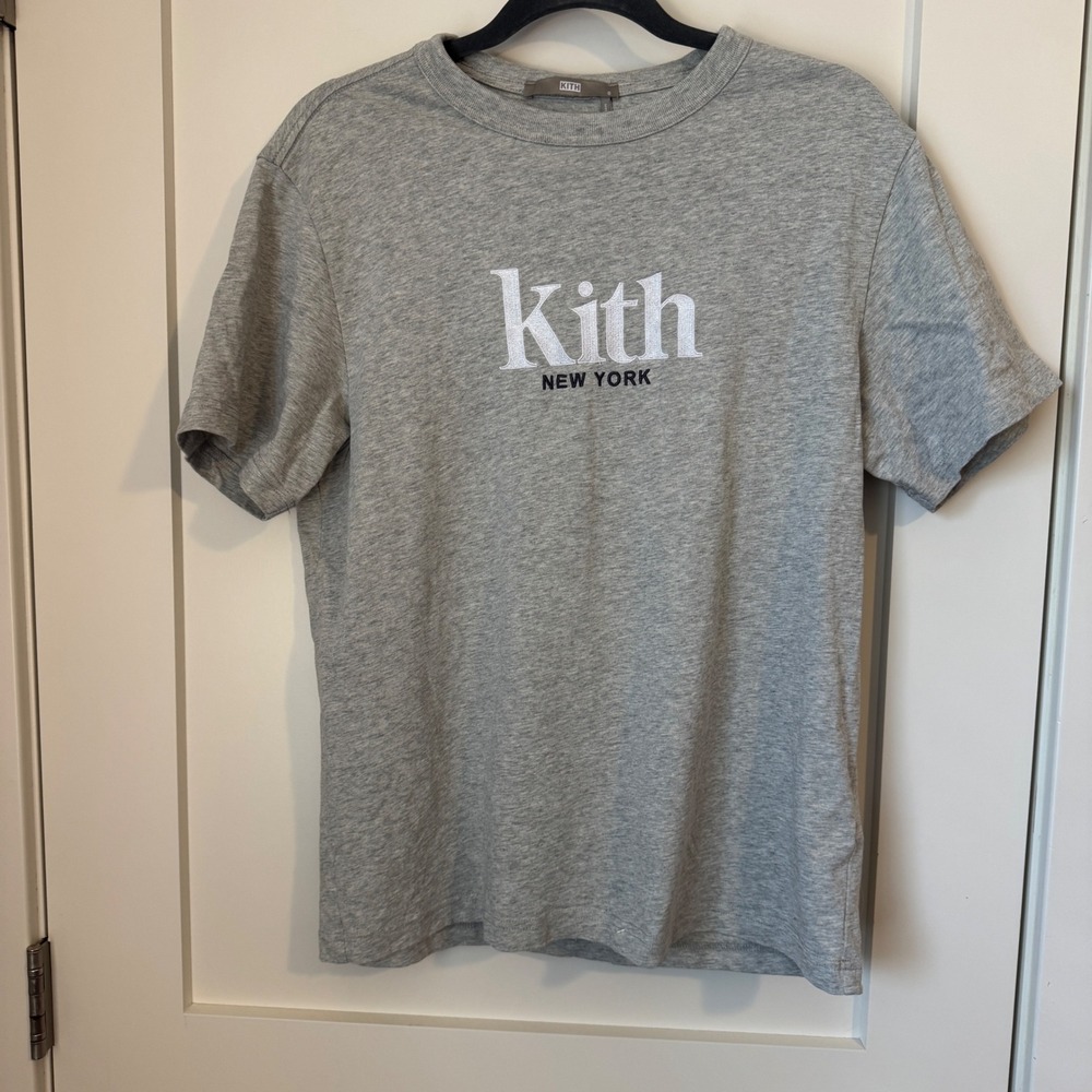 Kith New York Embroidered Logo T-Shirt Grey Heather Mens Size S Short Sleeve Tee